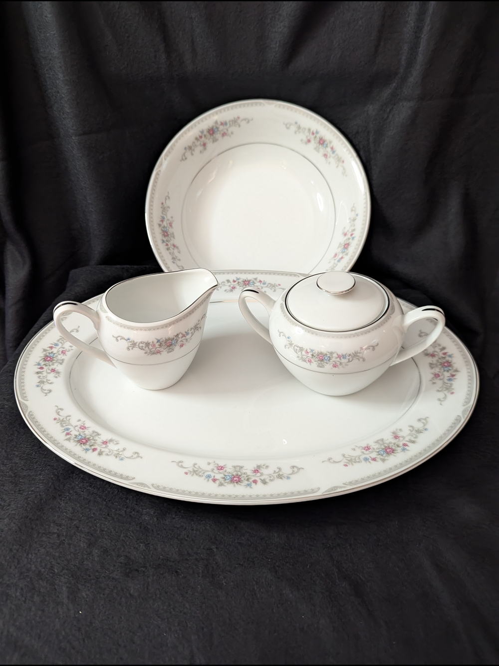 Vintage Crest Wood "Rosebriar Pattern" Hostess Set- 5 Piece
